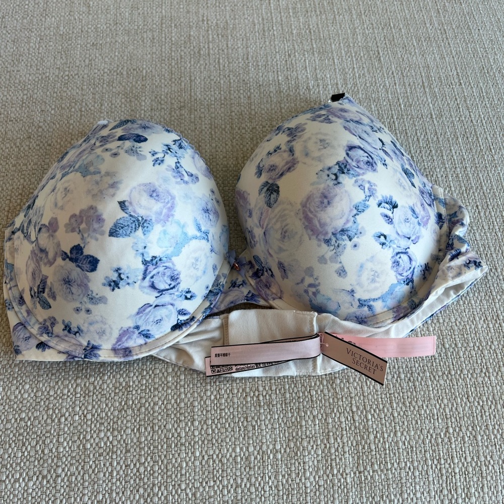 Victoria’s Secret bra, Body by Victoria floral pattern, 38D, new with tags